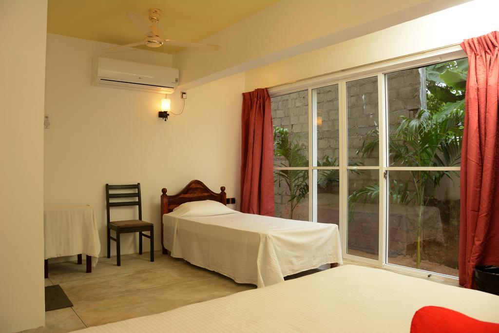 Hotel Tobiko Trincomalee Exteriör bild