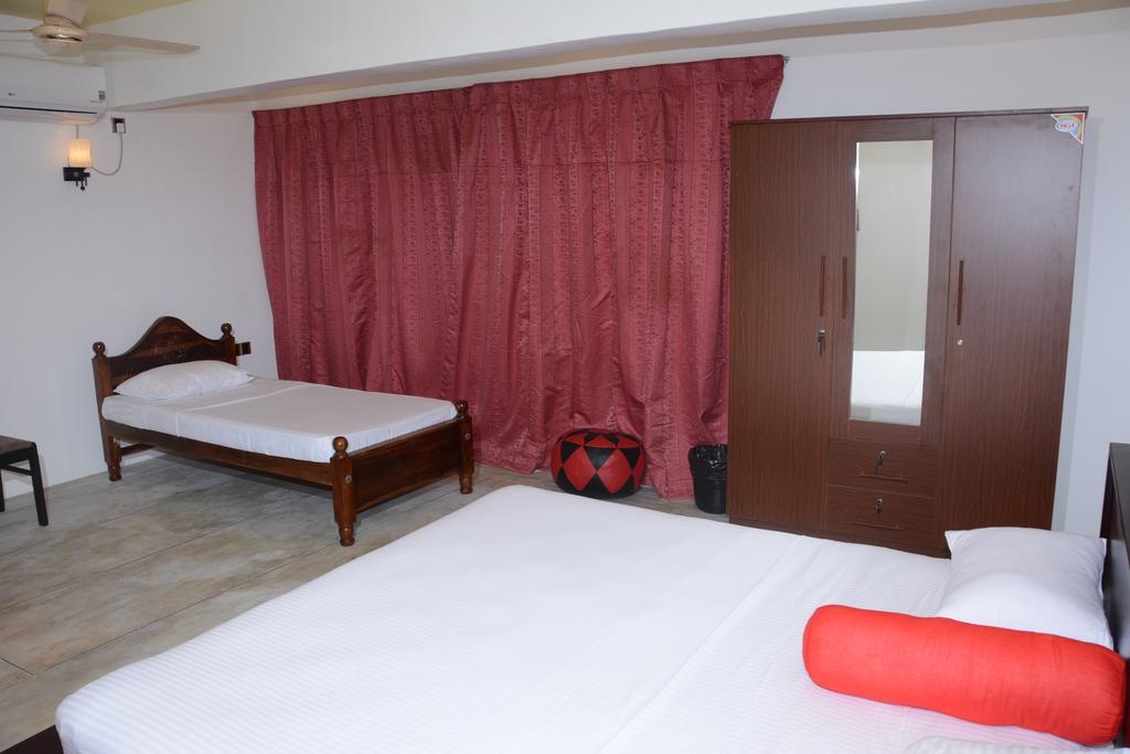 Hotel Tobiko Trincomalee Exteriör bild