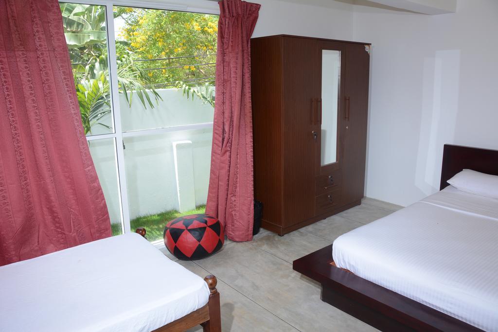 Hotel Tobiko Trincomalee Exteriör bild