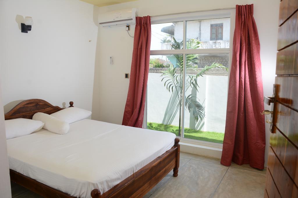 Hotel Tobiko Trincomalee Exteriör bild